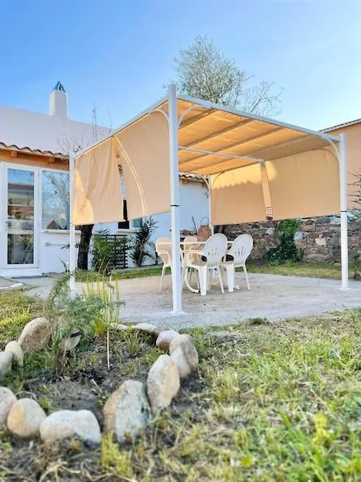 Casetta Bianca Con Giardino Posada  Casa vacanze