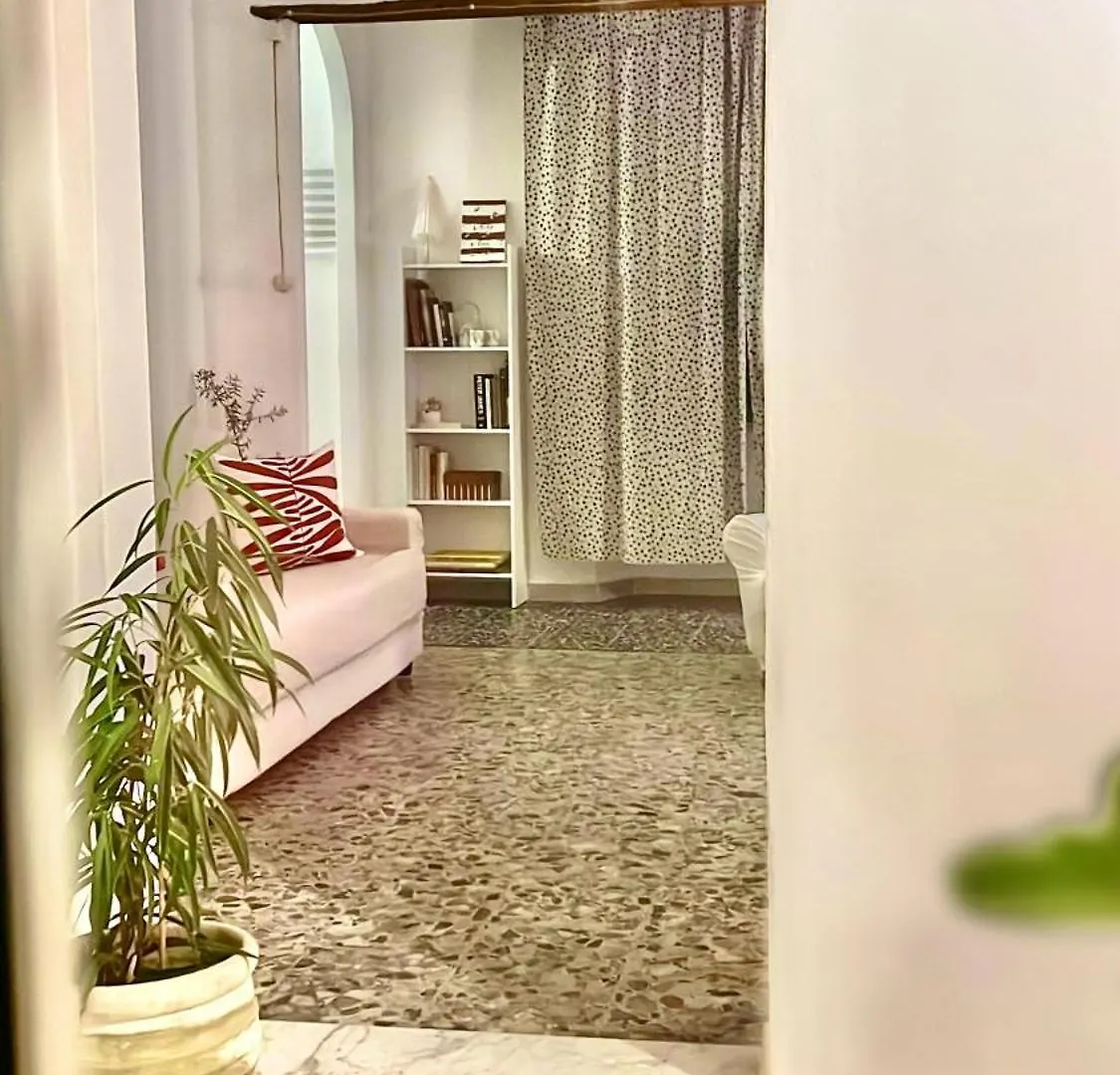 펜션 Casetta Bianca Con Giardino 포사타